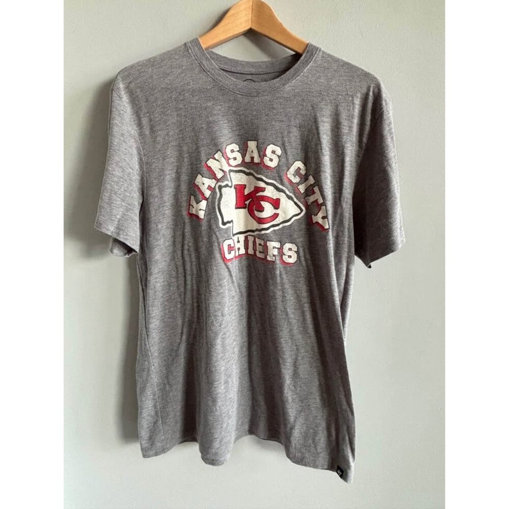 '47 Brand Kansas City Chiefs T-Shirt women's LARGE Grey Distressed Arrowhead